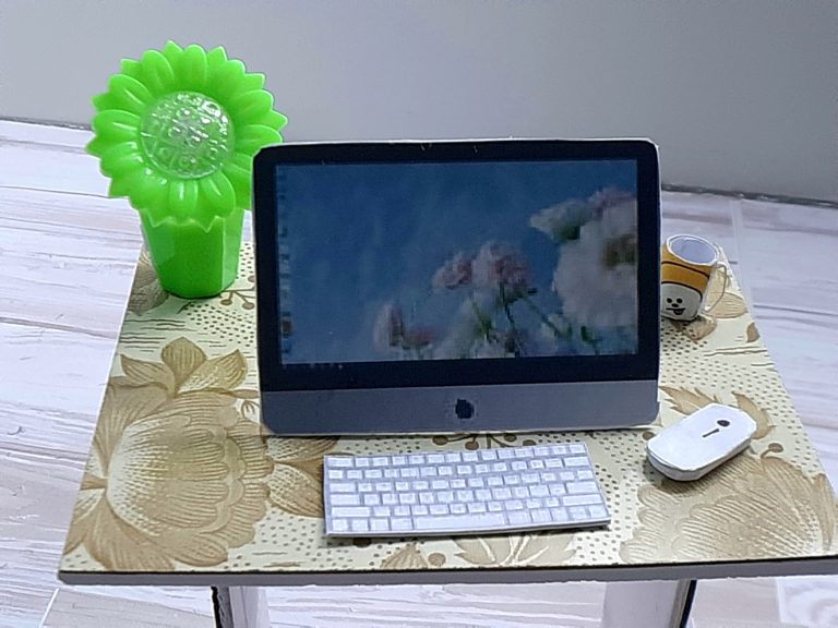 Make a Miniature Desktop – 1:6th Scale